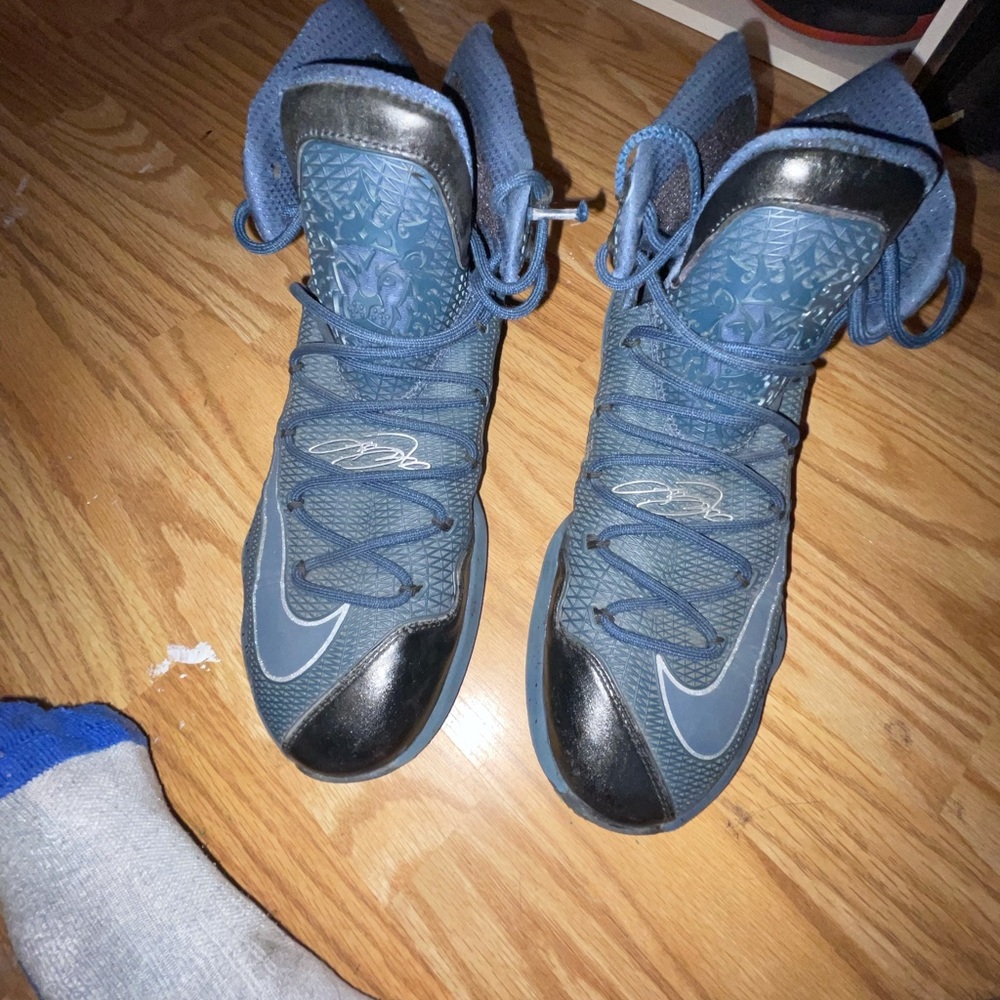 Lebron 13